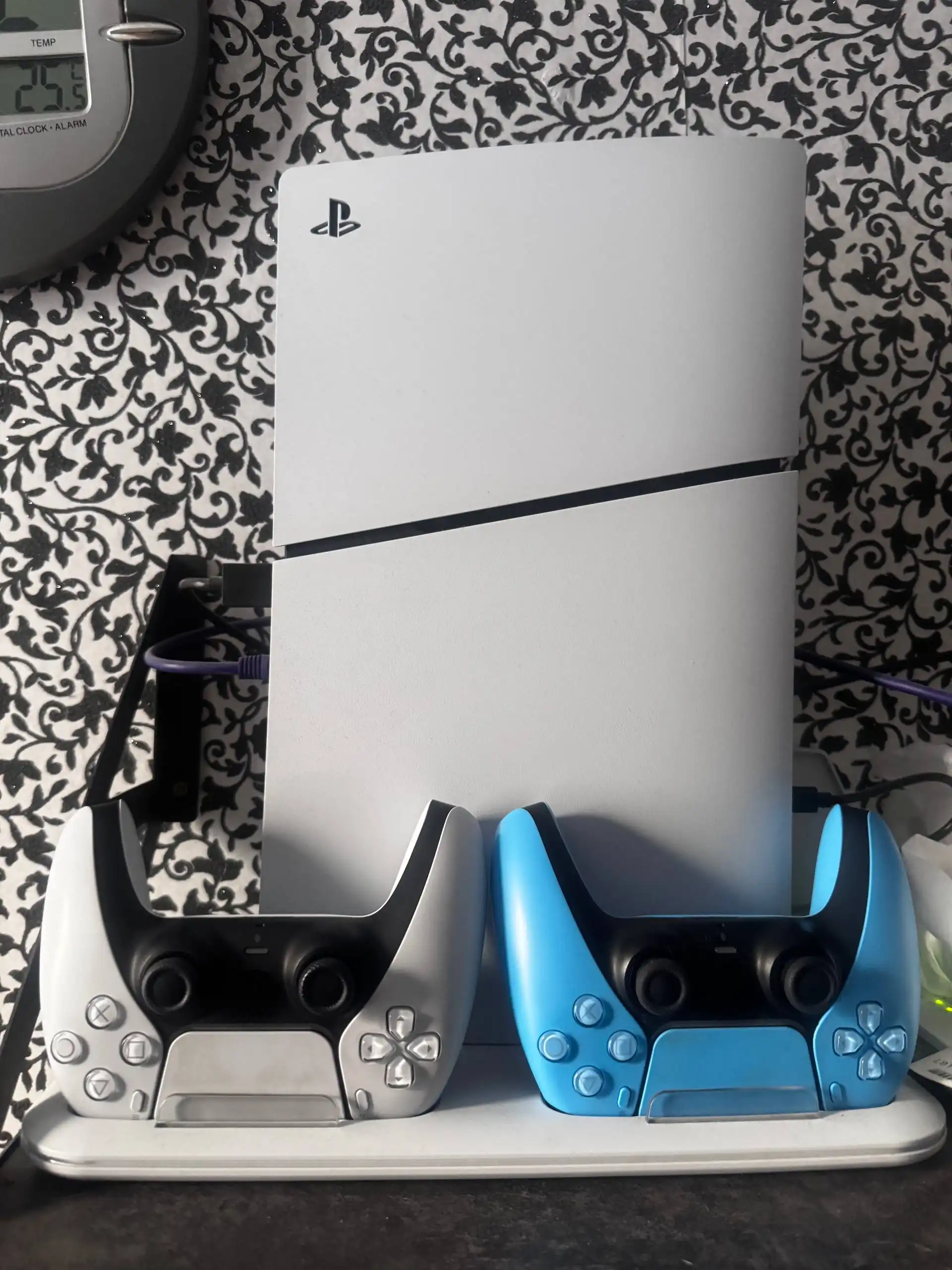 Продам PlayStation 5 с дисководом и аксессуарами - Игровые приставки (Электроника) в Братск