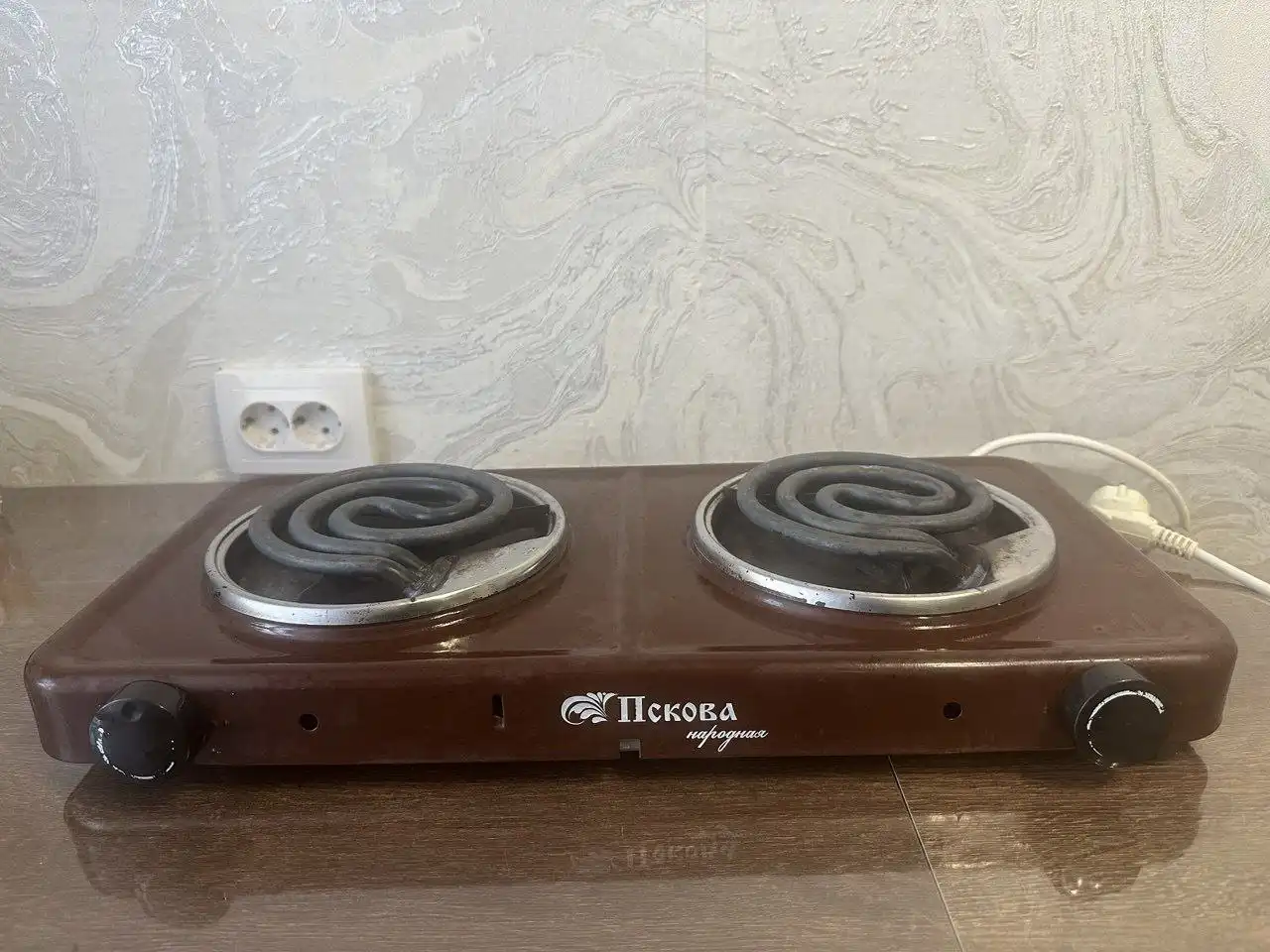 Продам электроплиту в Вихоревке - Кухонная техника (Для дома и дачи) в Вихоревка