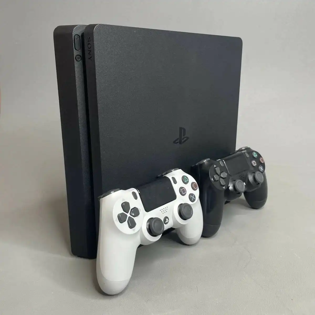 Продается игровая приставка Sony PlayStation 4 Slim 1000 ГБ - Игровые приставки (Электроника) в Братск