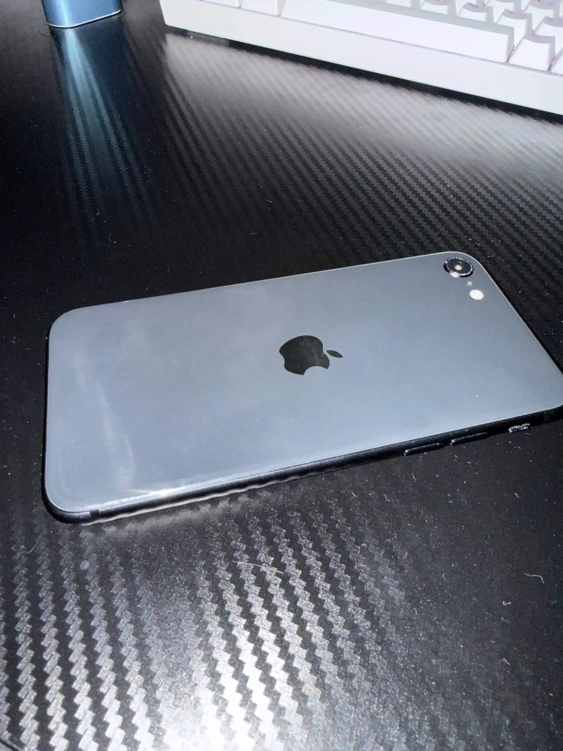 iPhone SE 2020 64GB с неработающим Bluetooth - Смартфоны (Электроника) в Братск