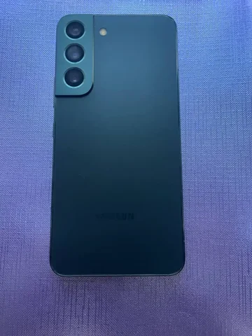 Samsung S22 16/256 ГБ в отличном состоянии - Игры в Братск