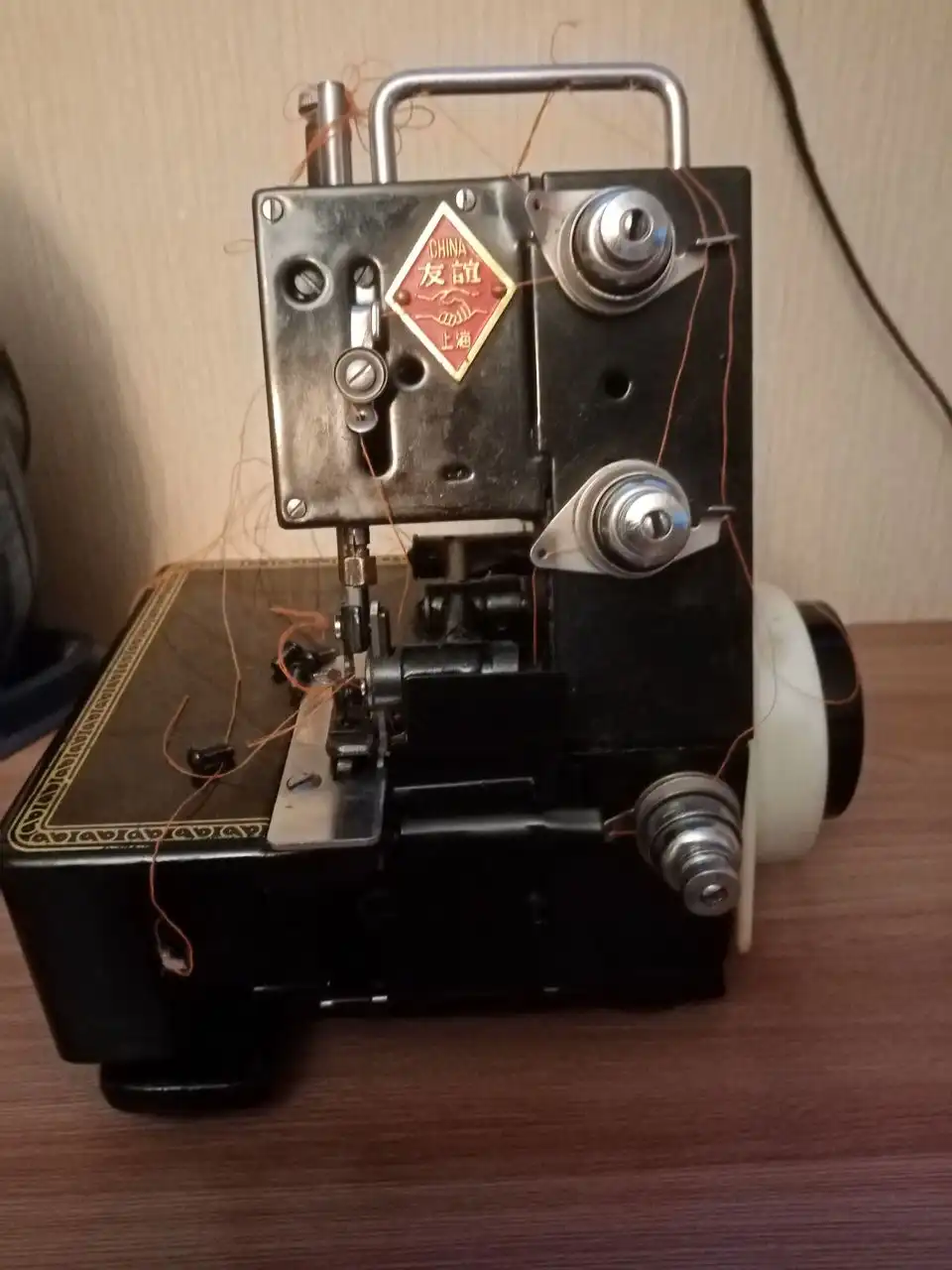 Оверлоки на запчасти или ремонт - Барахолка в Братск