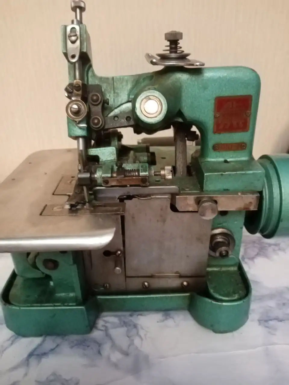 Оверлоки на запчасти или ремонт - Барахолка в Братск