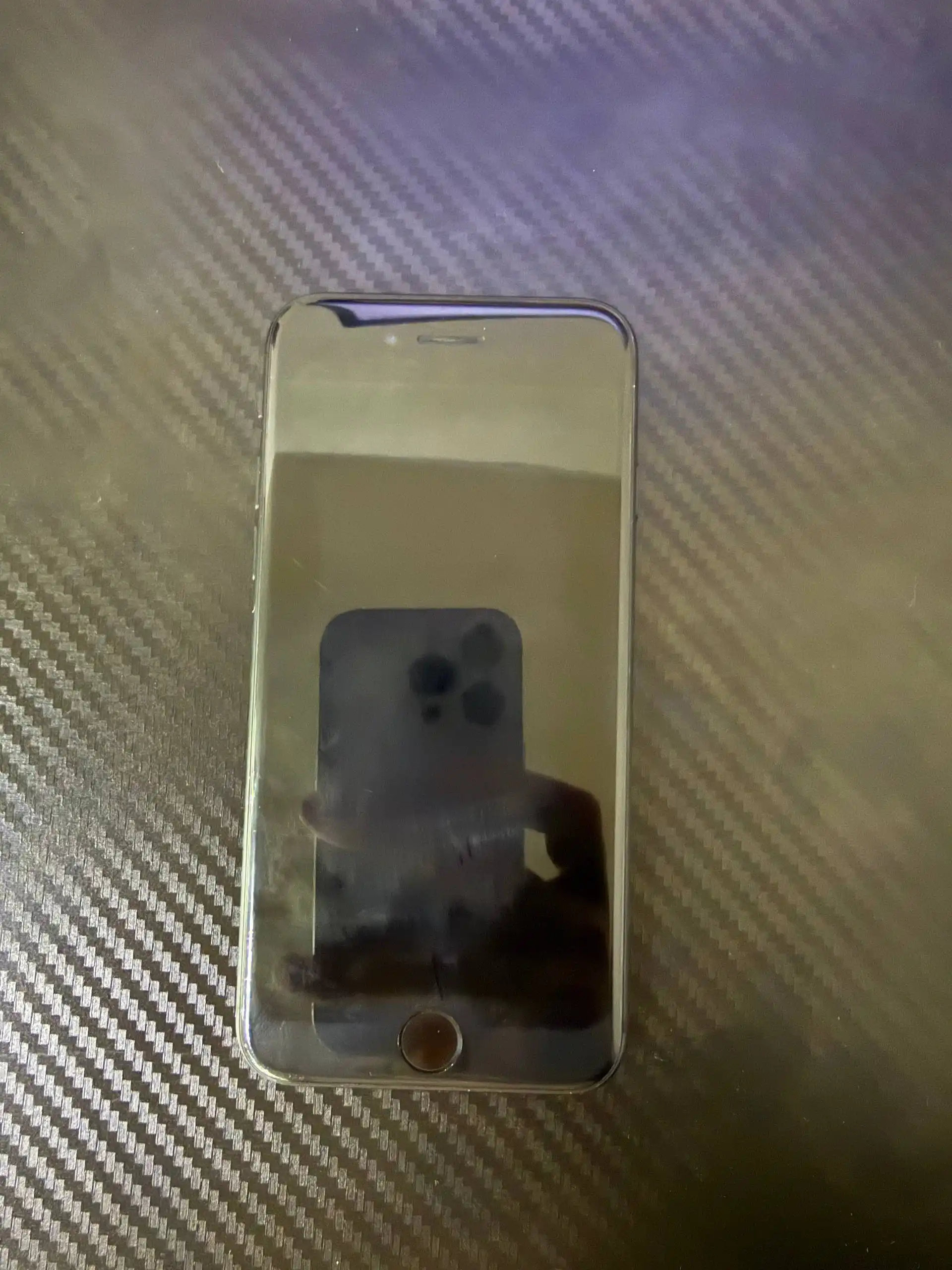 iPhone SE 2020 64GB с неисправным Bluetooth - Смартфоны (Электроника) в Братск