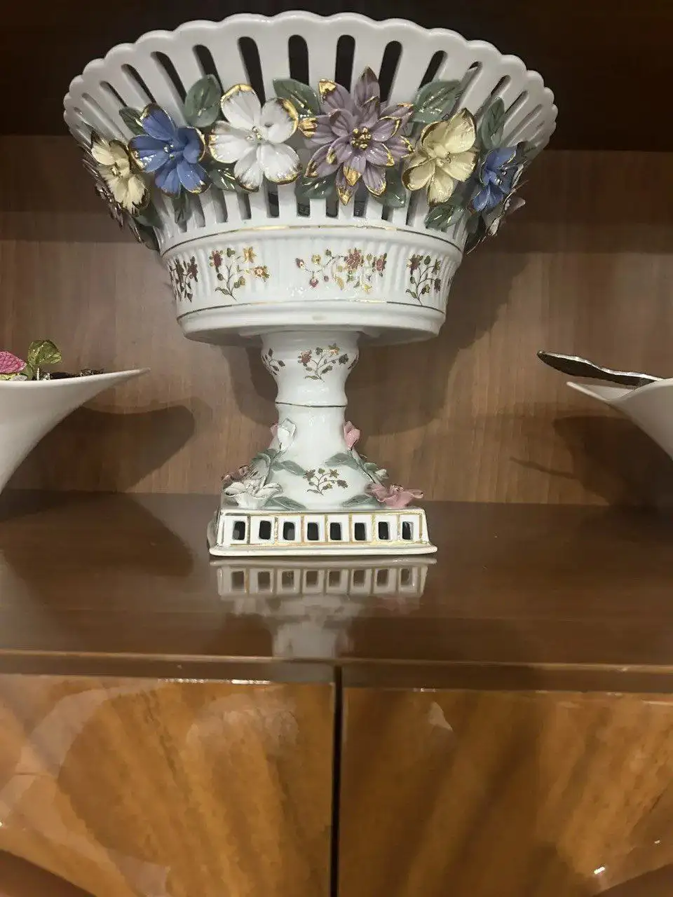 Фарфоровая ваза - Барахолка в Братск