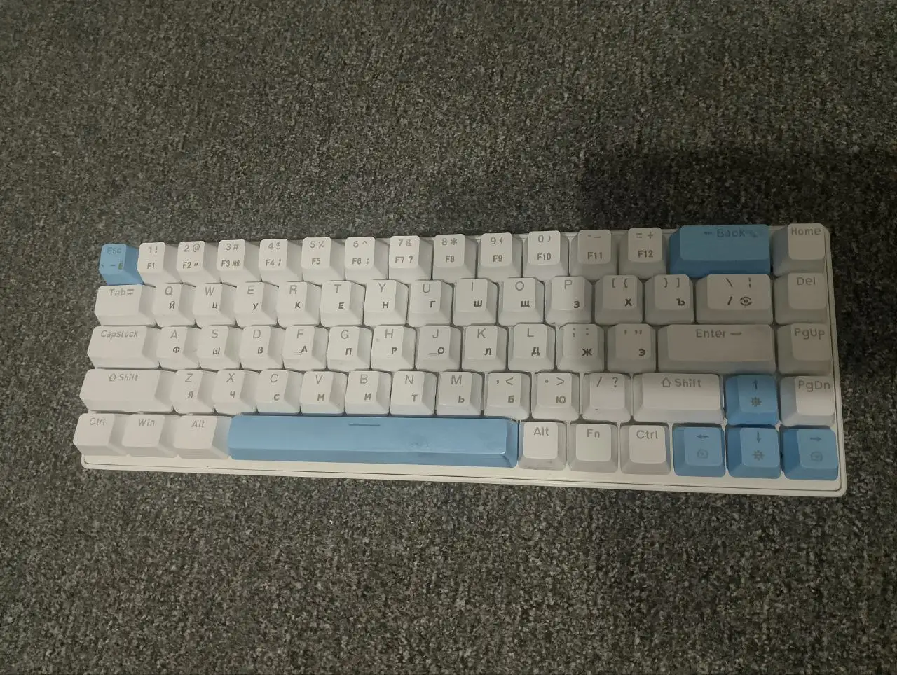 Продам или обменяю технику: часы, наушники, колонка JBL, телефон, джойстики PS4, клавиатура - Электроника в Братск