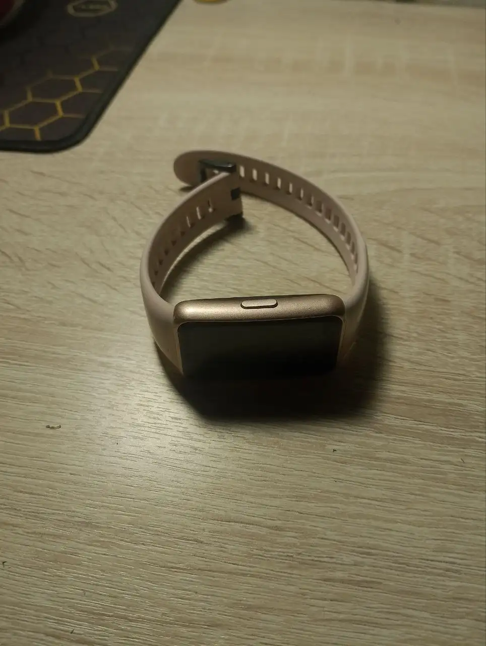 Продам или обменяю технику: часы, наушники, колонка JBL, телефон, джойстики PS4, клавиатура - Электроника в Братск