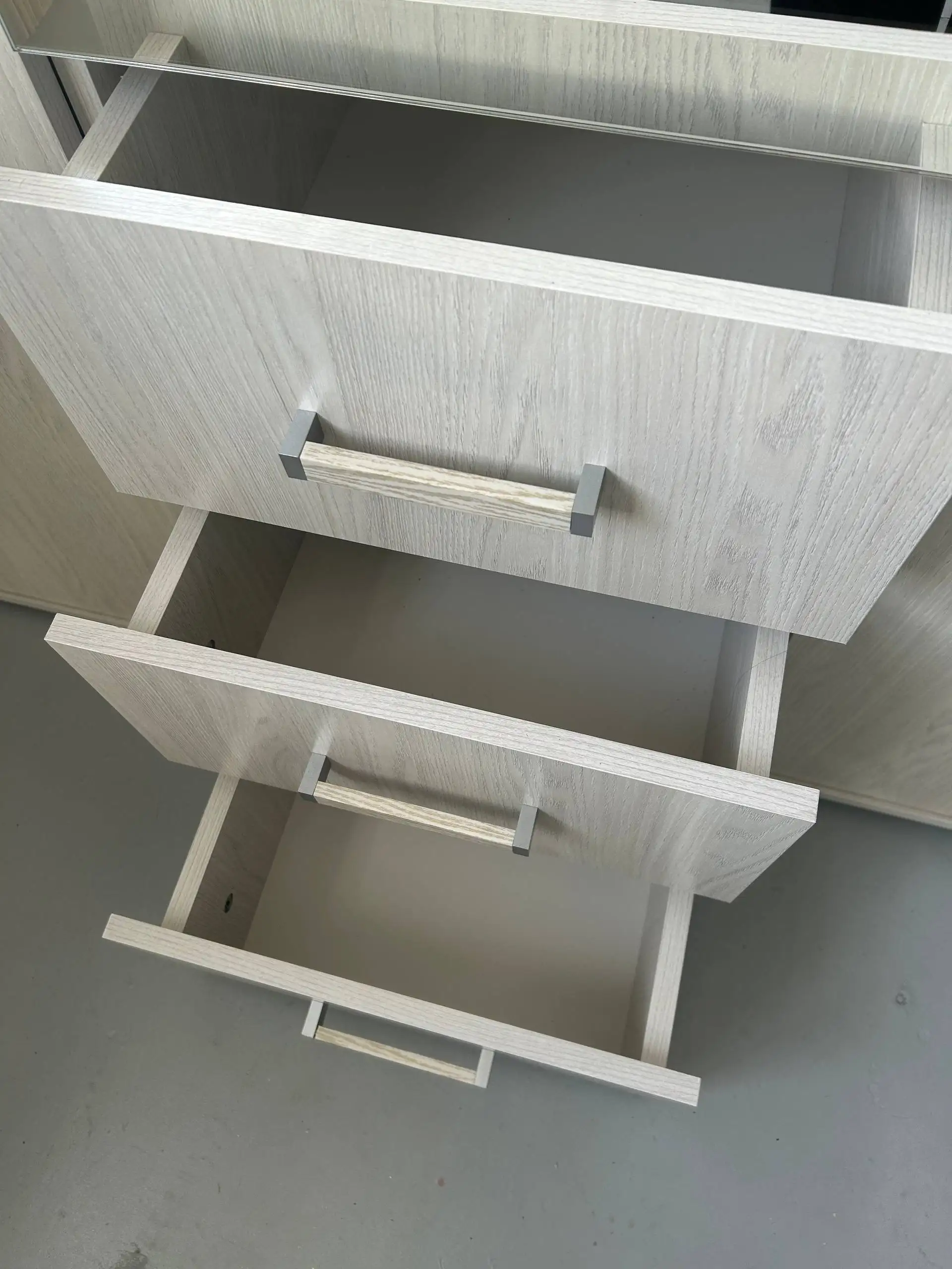 Продажа абсолютно нового шкафа - Мебель (Барахолка) в Братск