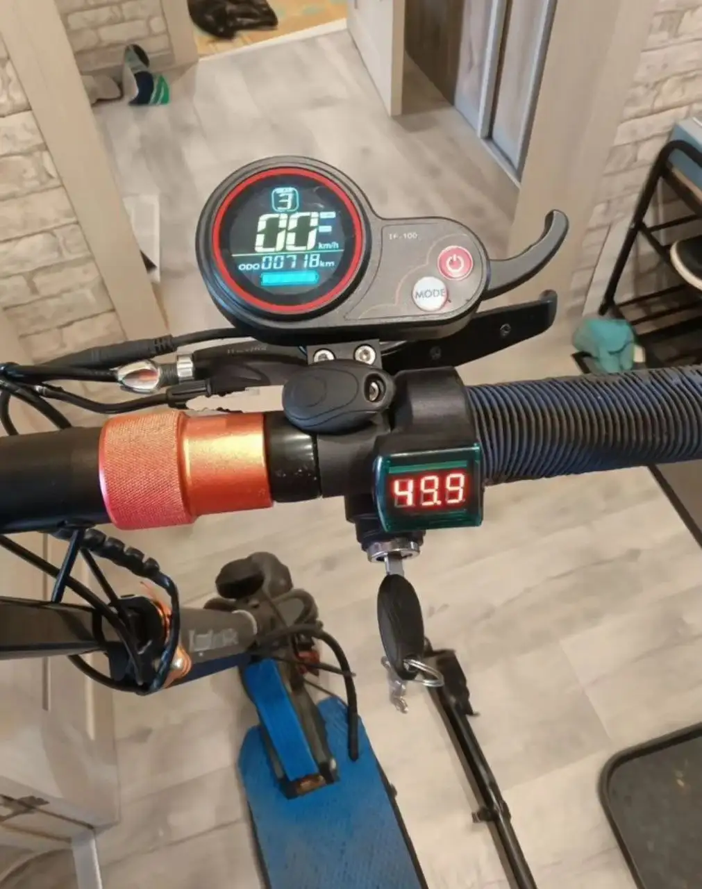 Продам электросамокат Kugoo M4 Pro и машинку на радиоуправлении Remo Hobby S Max 2 - Барахолка в Братск