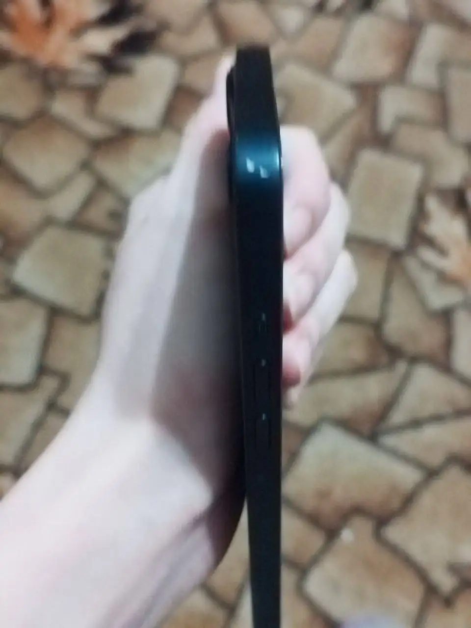 iPhone 13 128 ГБ с дефектами дисплея - Смартфоны (Электроника) в Братск