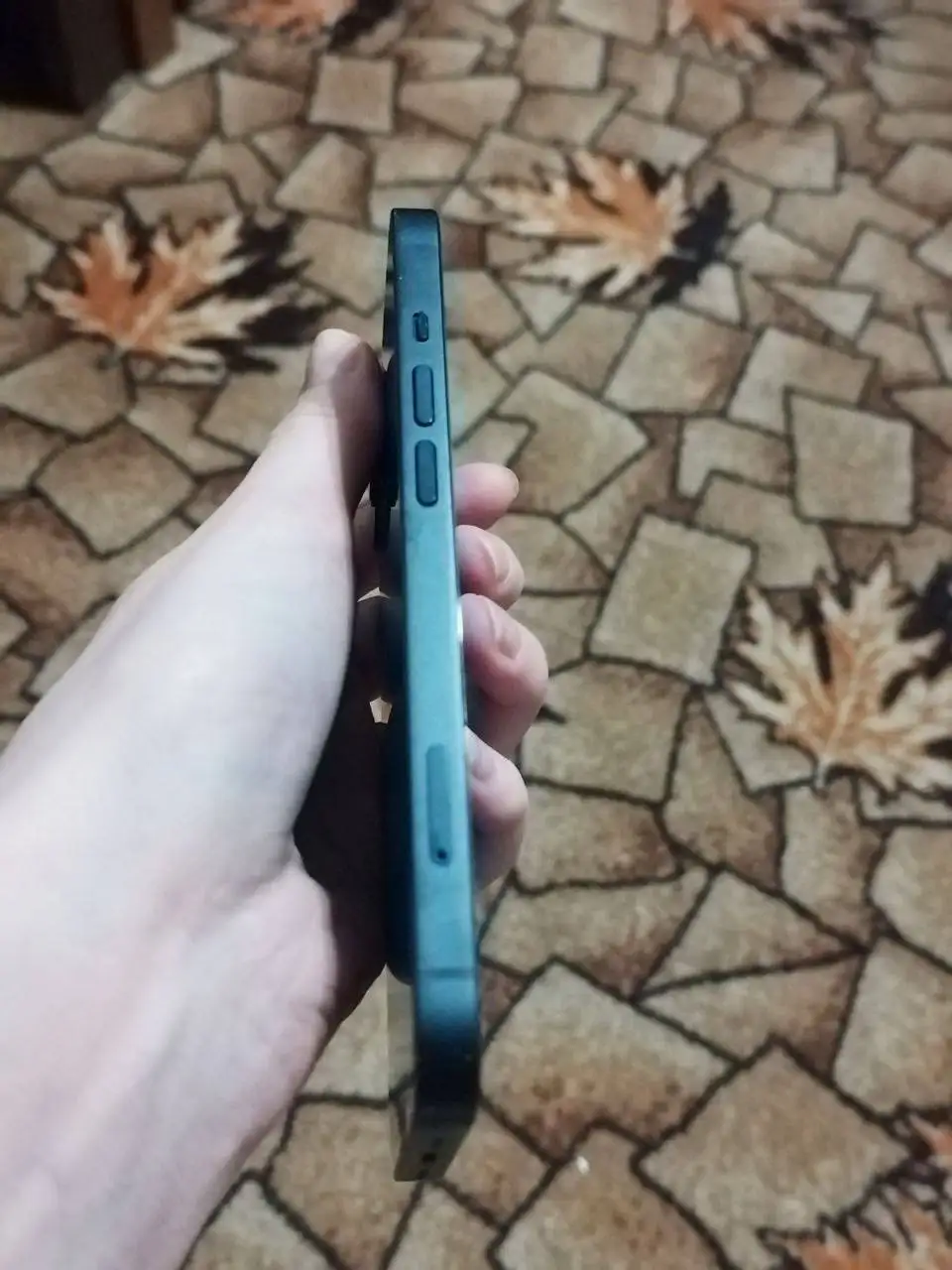 iPhone 13 128 ГБ с дефектами дисплея - Смартфоны (Электроника) в Братск