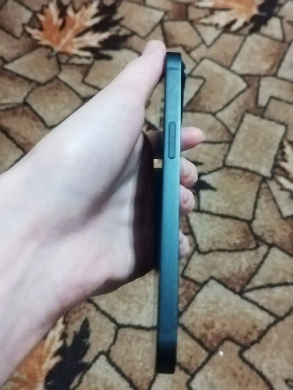 iPhone 13 128 ГБ с дефектами дисплея - Смартфоны (Электроника) в Братск