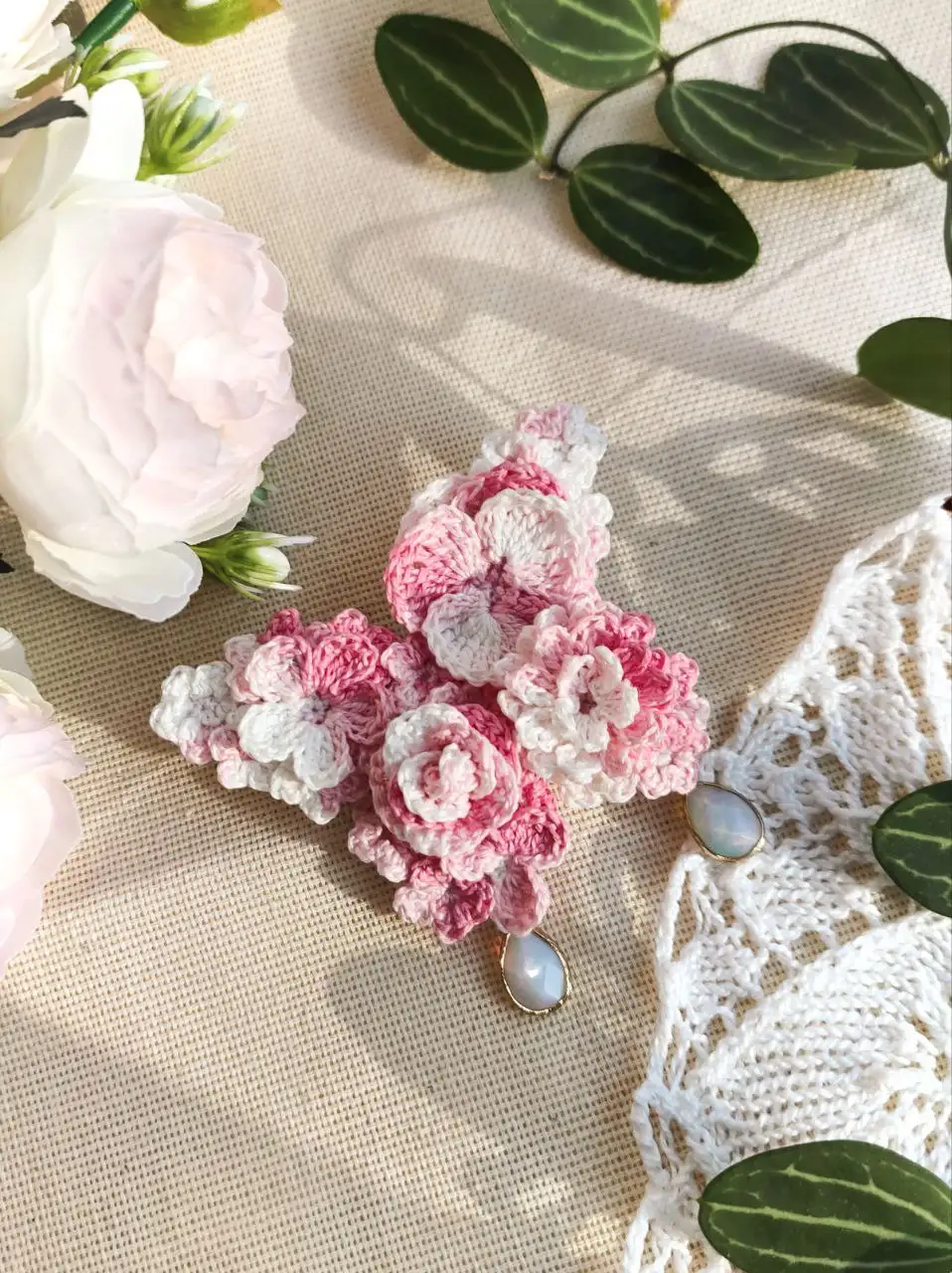 Цветочные вязаные броши на фетре - Барахолка в Братск