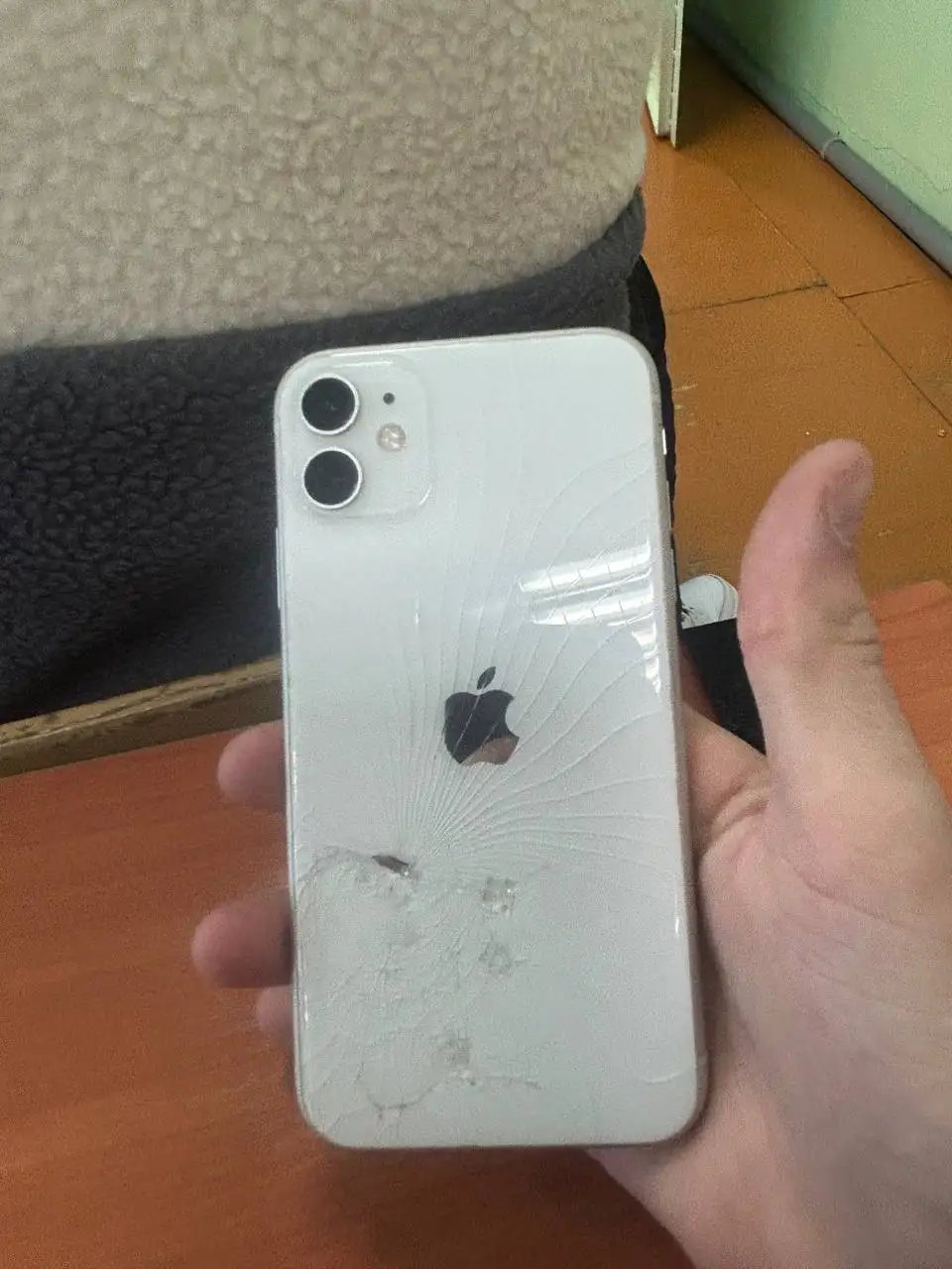 Продам телефон с полосами на экране - Телефоны (Электроника) в Братск