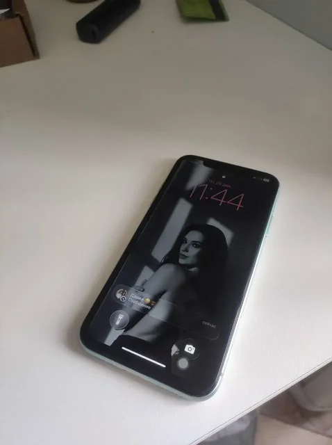 Обмен Айфона 11 64гб - Игровые контроллеры в Братск