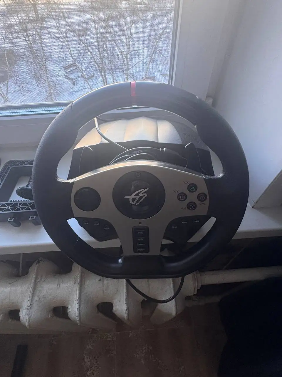 Телевизор Haier 32 и руль Deep Wheelman Pro - Барахолка в Братск