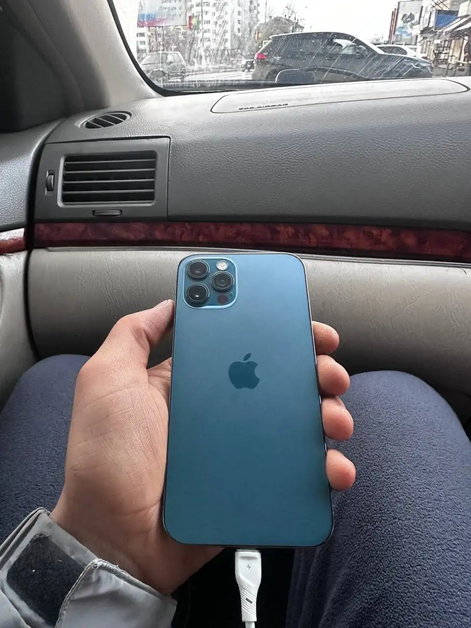 Продажа iPhone 12 Pro с разбитым экраном - Смартфоны (Электроника) в Братск