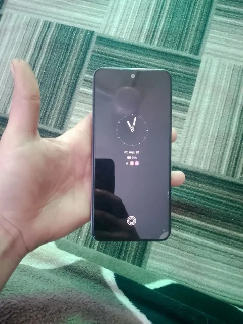 Обмен на айфон с чеком и коробкой на гарантии - Компьютерная техника в Братск