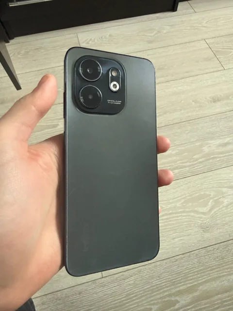 Смартфон Infinix Smart 9 4/128 с дефектом - Компьютерная техника в Братск