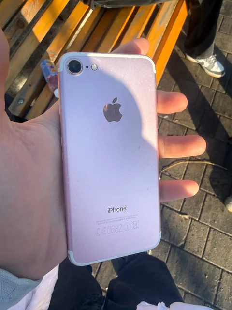 iPhone 7 32gb 99% АКБ - Компьютерная техника в Братск