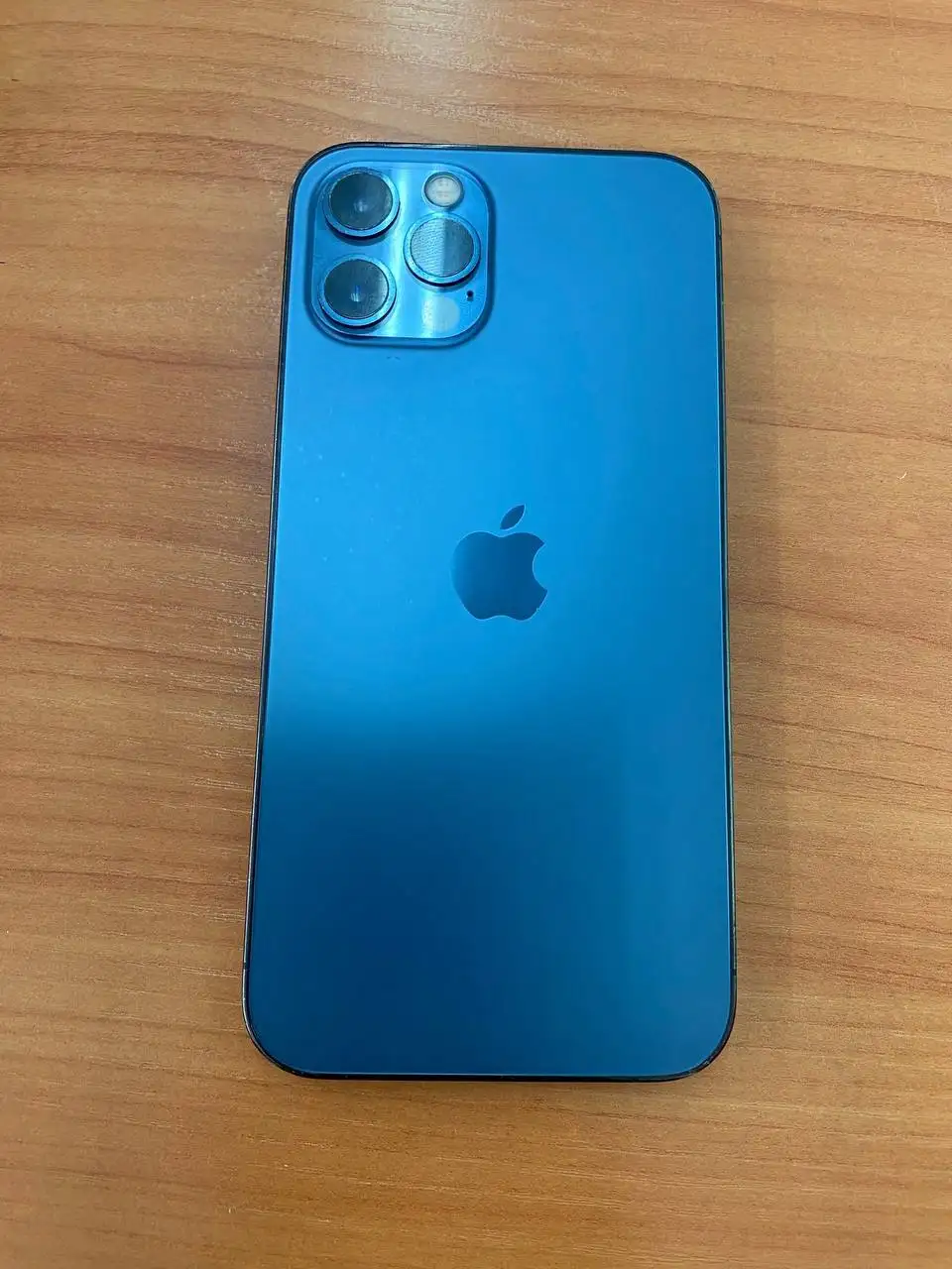 Продажа iPhone 12 Pro с разбитым экраном - Смартфоны (Электроника) в Братск