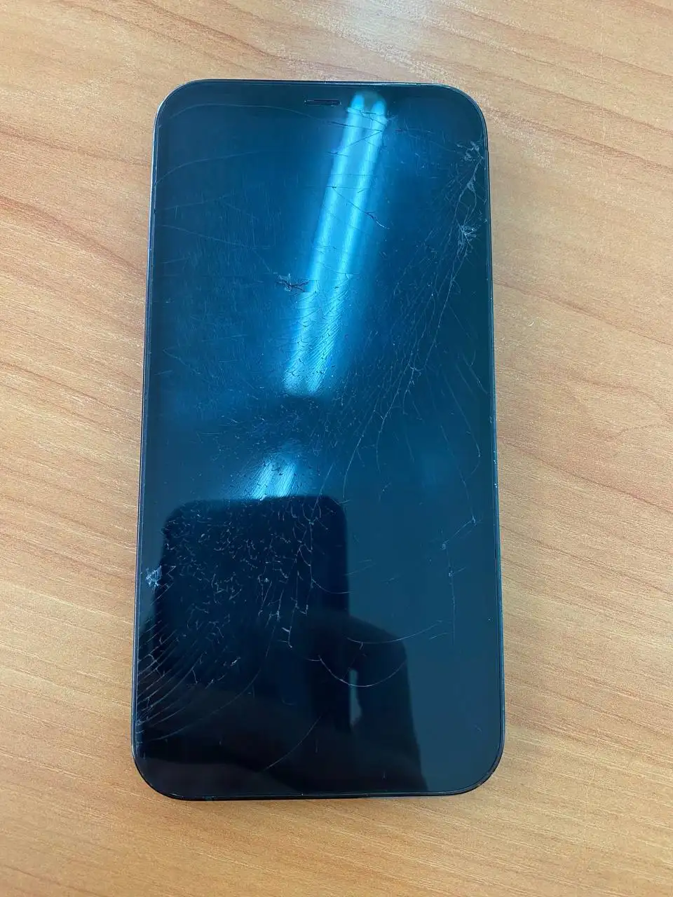 Продажа iPhone 12 Pro с разбитым экраном - Смартфоны (Электроника) в Братск