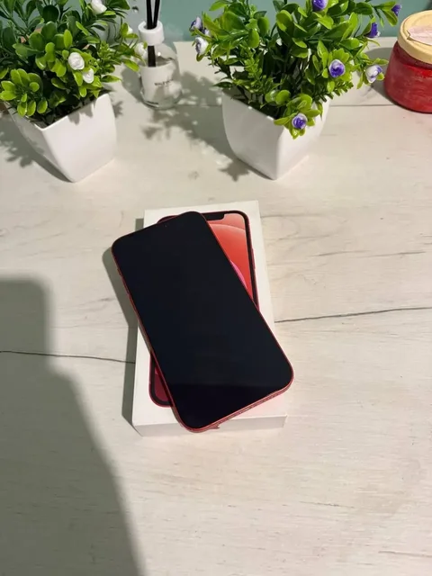 Продажа/обмен 12 iPhone в красном цвете - Электроника в Братск