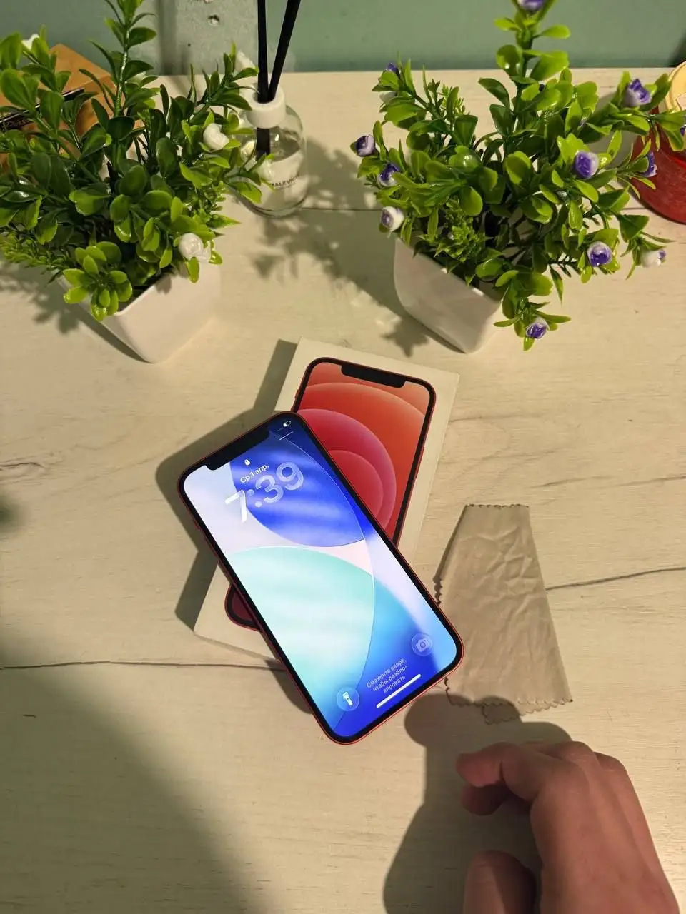 Продажа/обмен 12 iPhone в красном цвете - Смартфоны (Электроника) в Братск