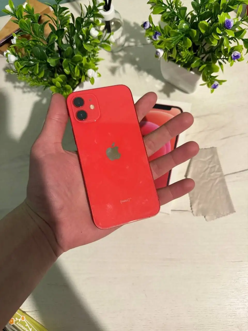 Продажа/обмен 12 iPhone в красном цвете - Смартфоны (Электроника) в Братск