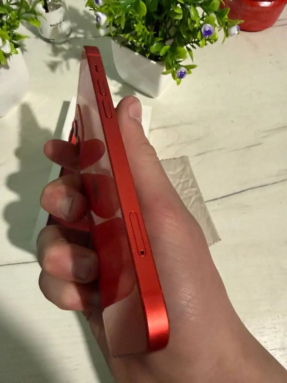 Продам/обменяю 12 IPhone красного цвета 64гб - Смартфоны (Электроника) в Братск