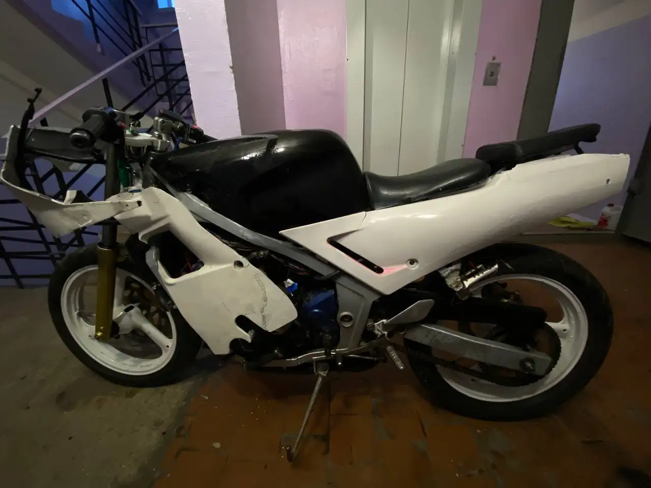 Обмен или продажа мотоцикла Yamaha FZR 600 - Мотоциклы (Барахолка) в Братск