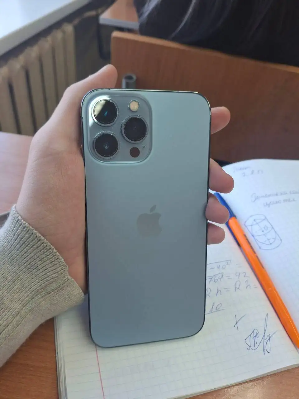 Обмен iPhone 13 Pro Max 128gb - Смартфоны (Электроника) в Братск