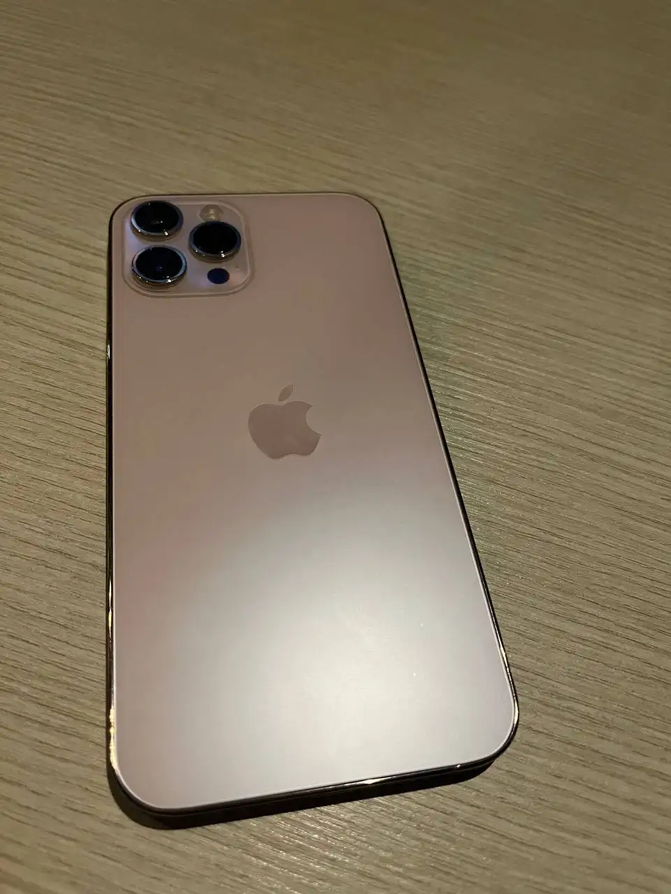 Продажа iPhone 12 Pro Max 256 ГБ золотистый - Смартфоны и телефоны (Электроника) в Братск