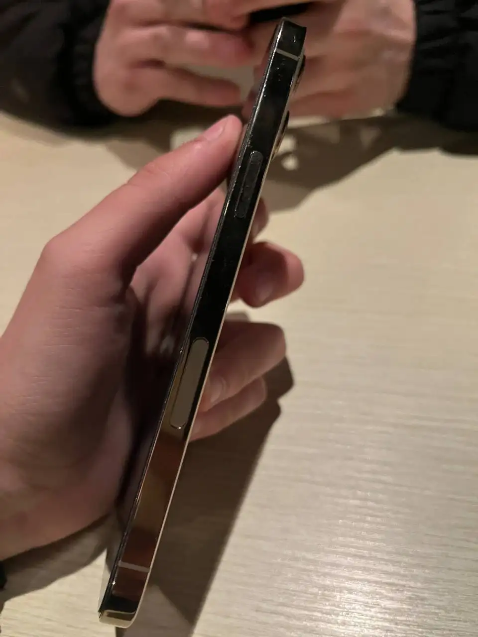 Продажа iPhone 12 Pro Max 256 ГБ золотистый - Смартфоны и телефоны (Электроника) в Братск