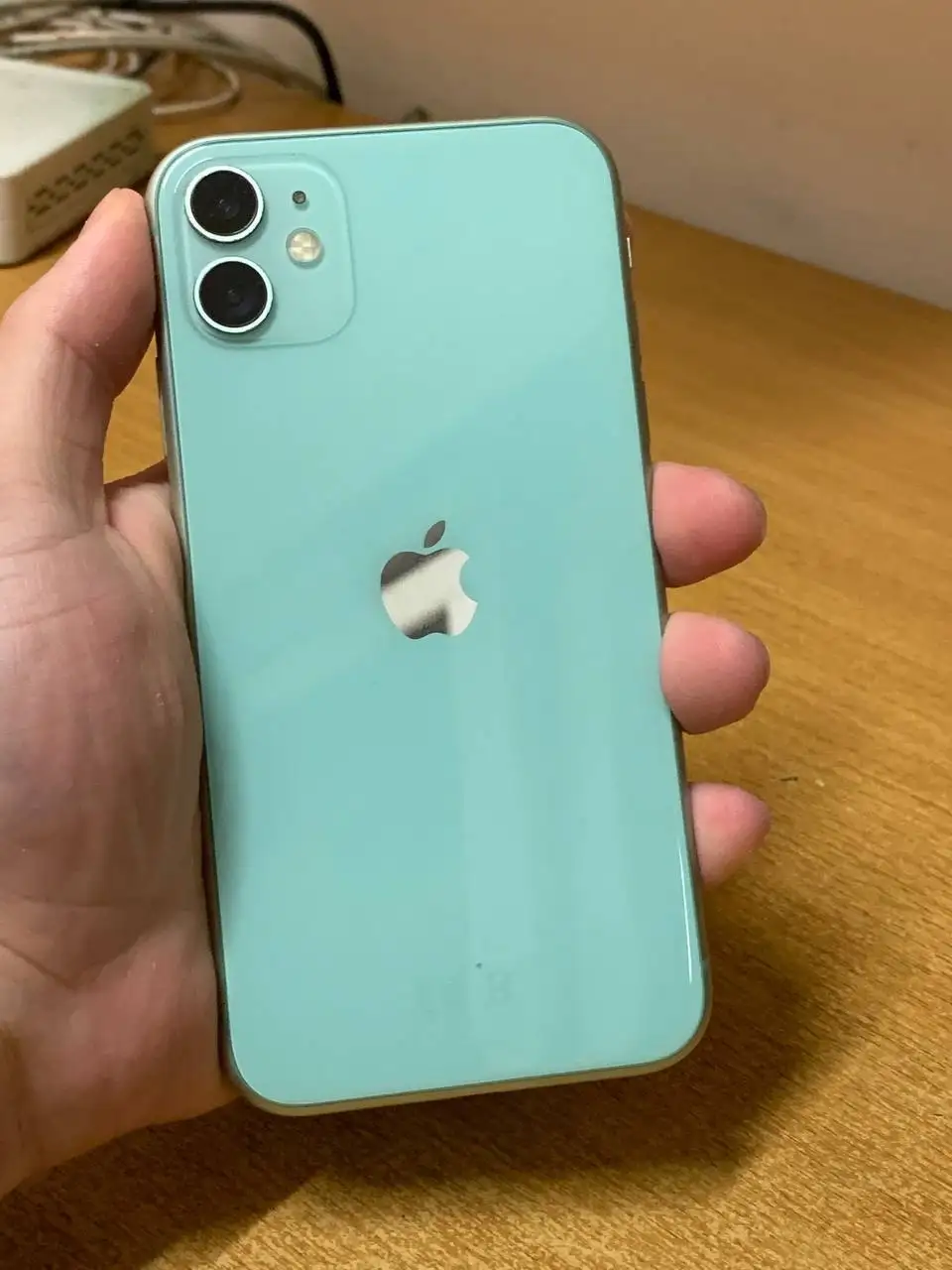 iPhone 11 128 Гб с битым экраном - Смартфоны и телефоны (Электроника) в Братск