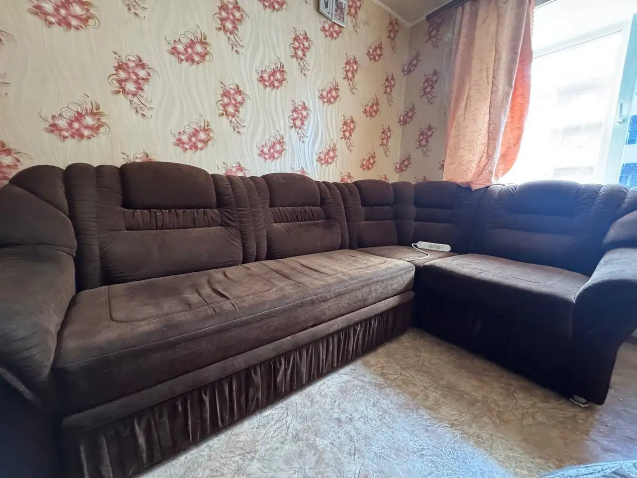 Диван с выдвижным спальным местом и полкой - Мебель (Барахолка) в Братск