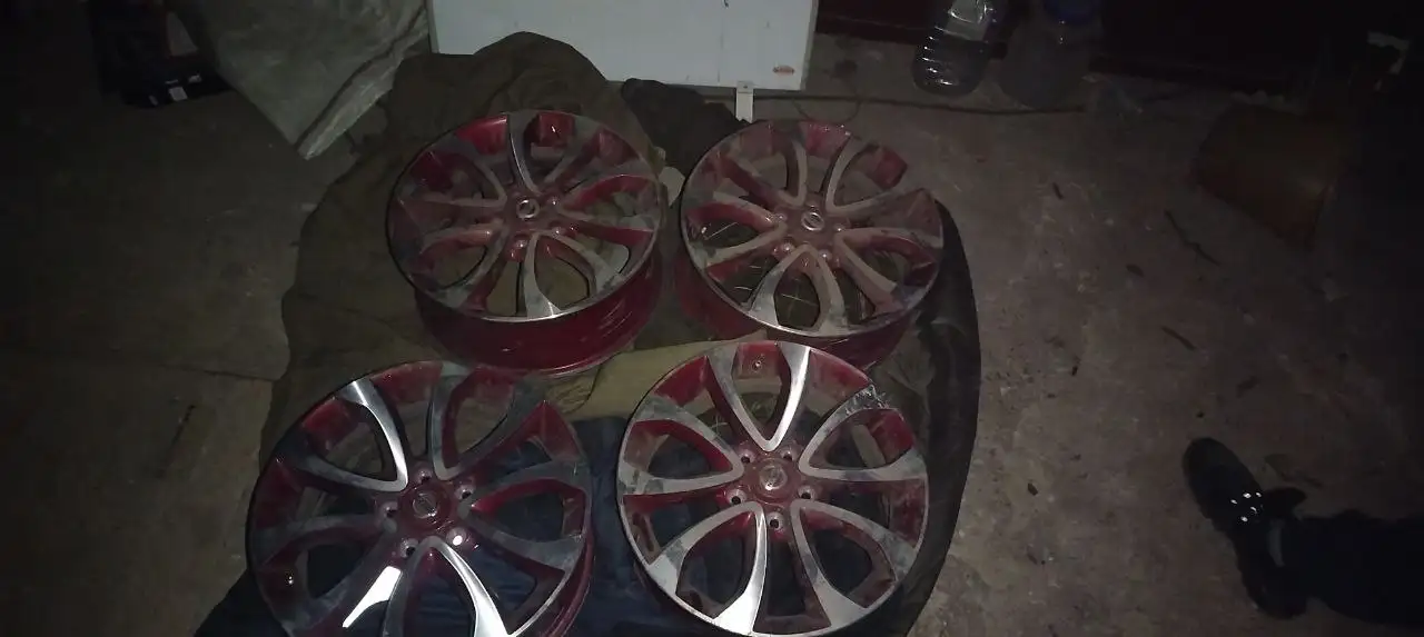 Продам литье R17 с Nissan Juke - Диски (Запчасти) в Братск