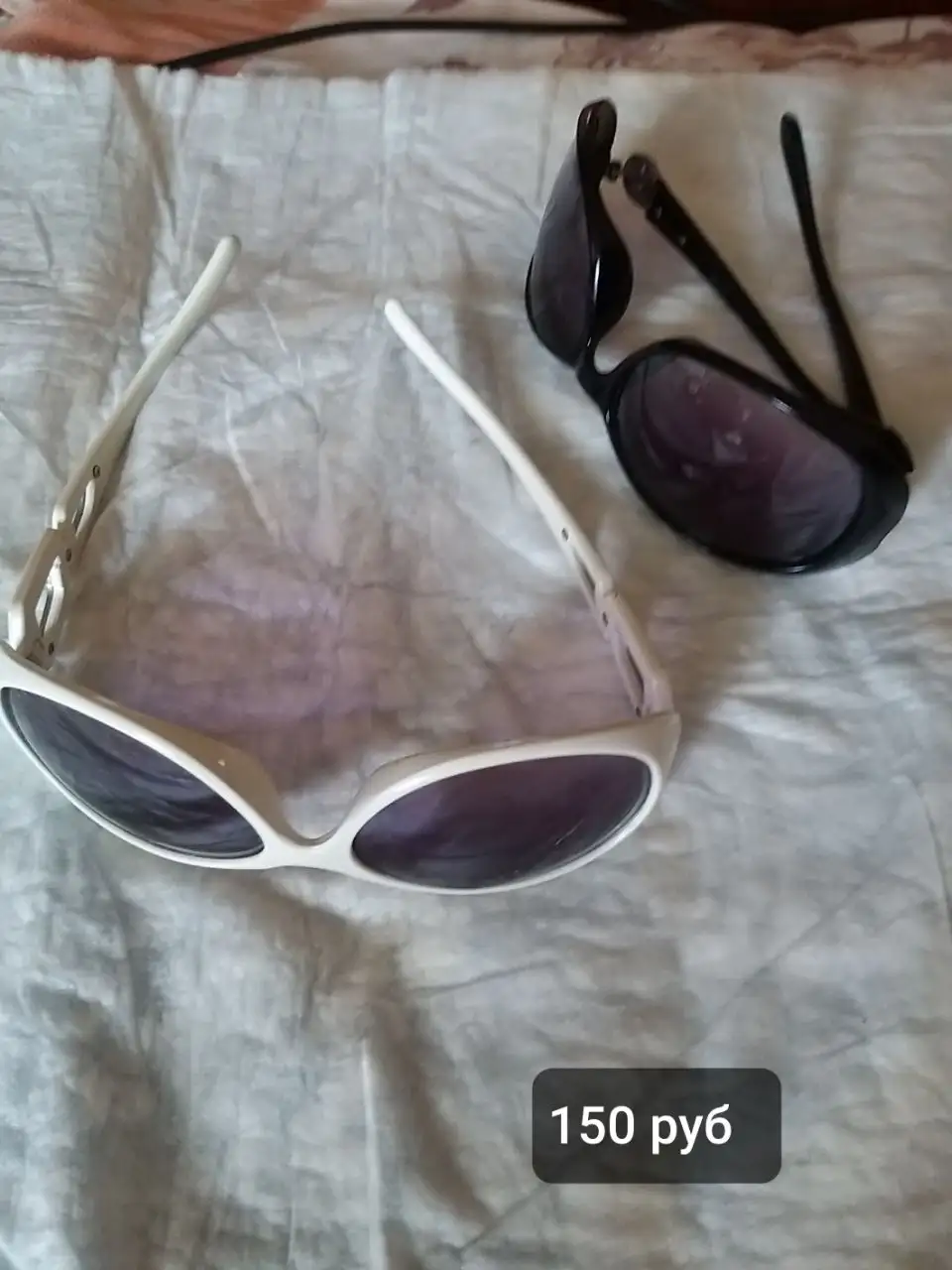 Очки солнцезащитные и зелёные - Барахолка в Братск