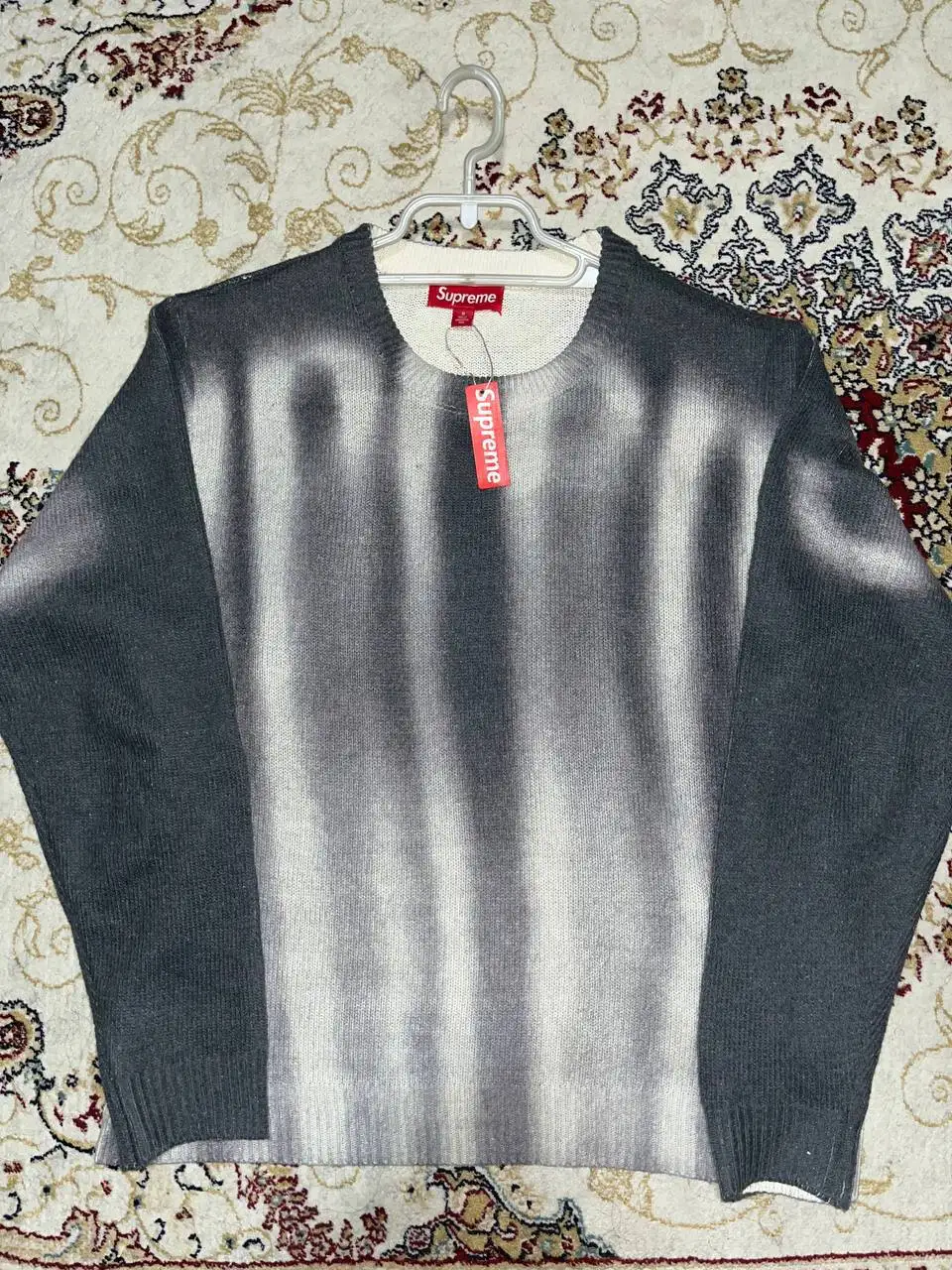 Продам оригинальный свитер Supreme новый - Верхняя одежда (Одежда) в Братск