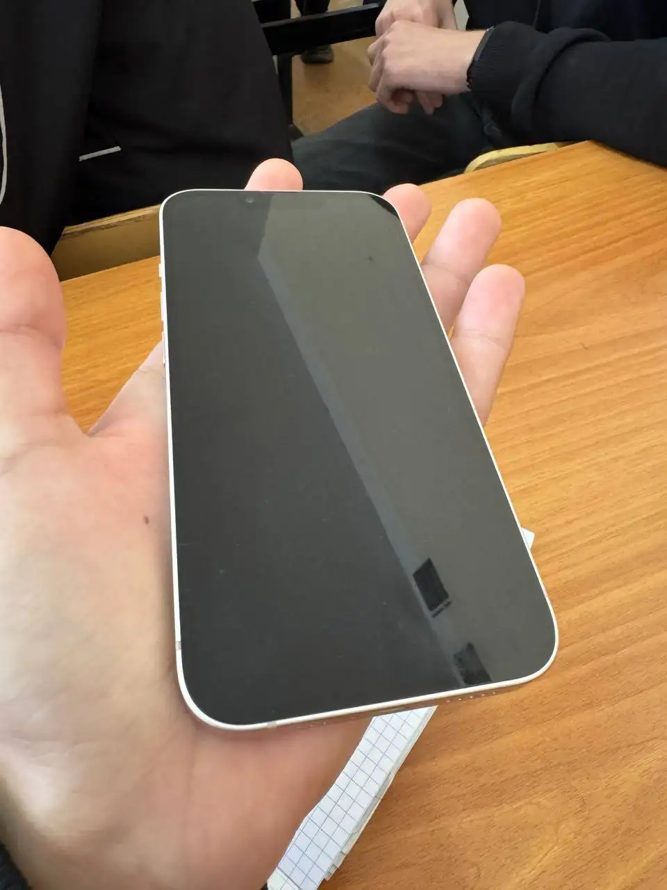 Продажа iPhone 13 128GB - Телефоны и смартфоны (Электроника) в Братск