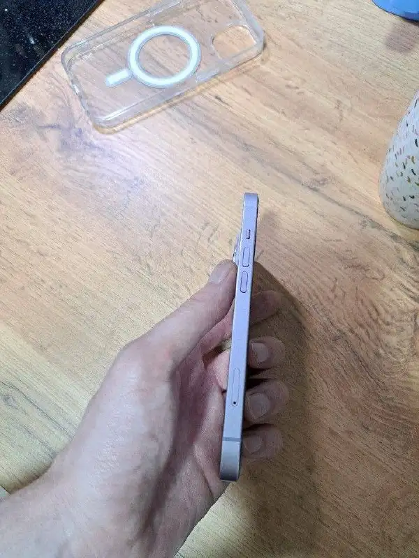 Обмен iPhone 14 - Мобильные телефоны (Электроника) в Братск