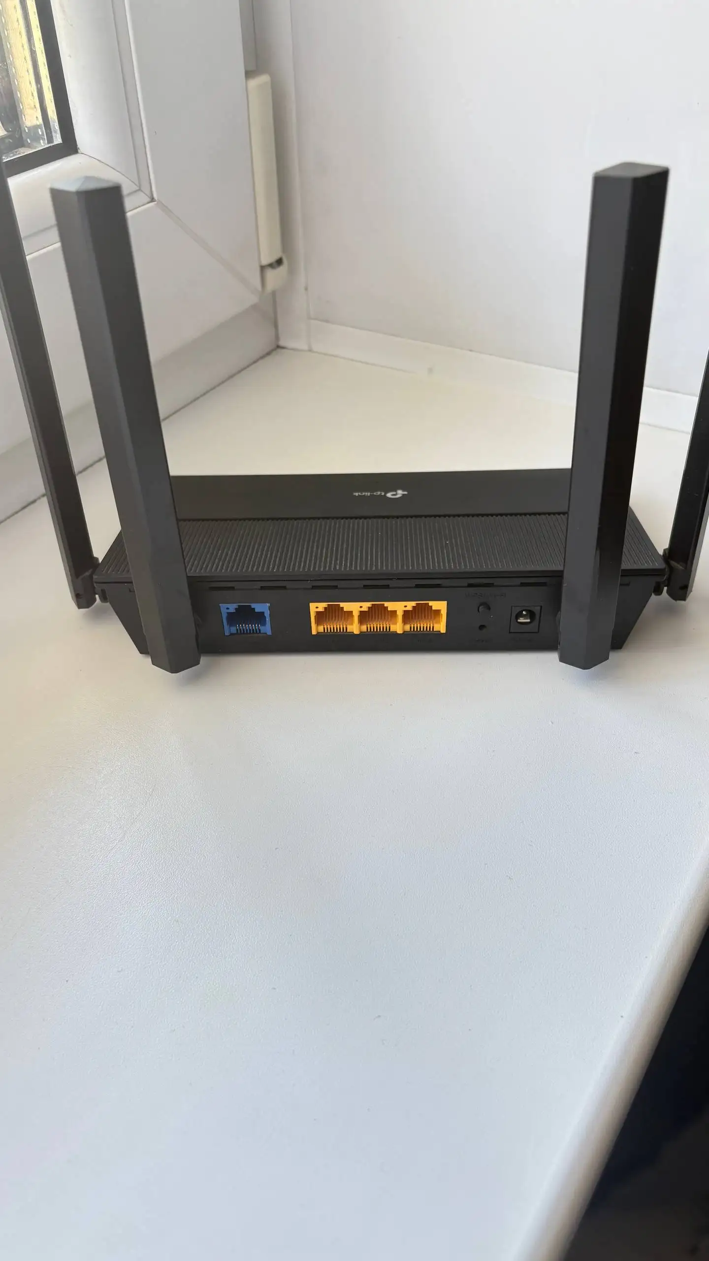 Двухдиапазонный гигабитный роутер WiFi 6 - Сетевое оборудование (Электроника) в Братск