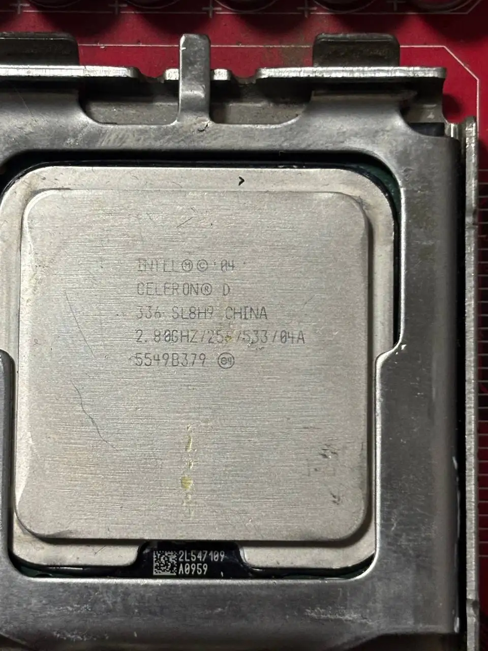 Материнская плата 945GM4-F с процессором Intel Celeron, видеокартой GeForce 210 и ОЗУ - Комплектующие (Электроника) в Братск