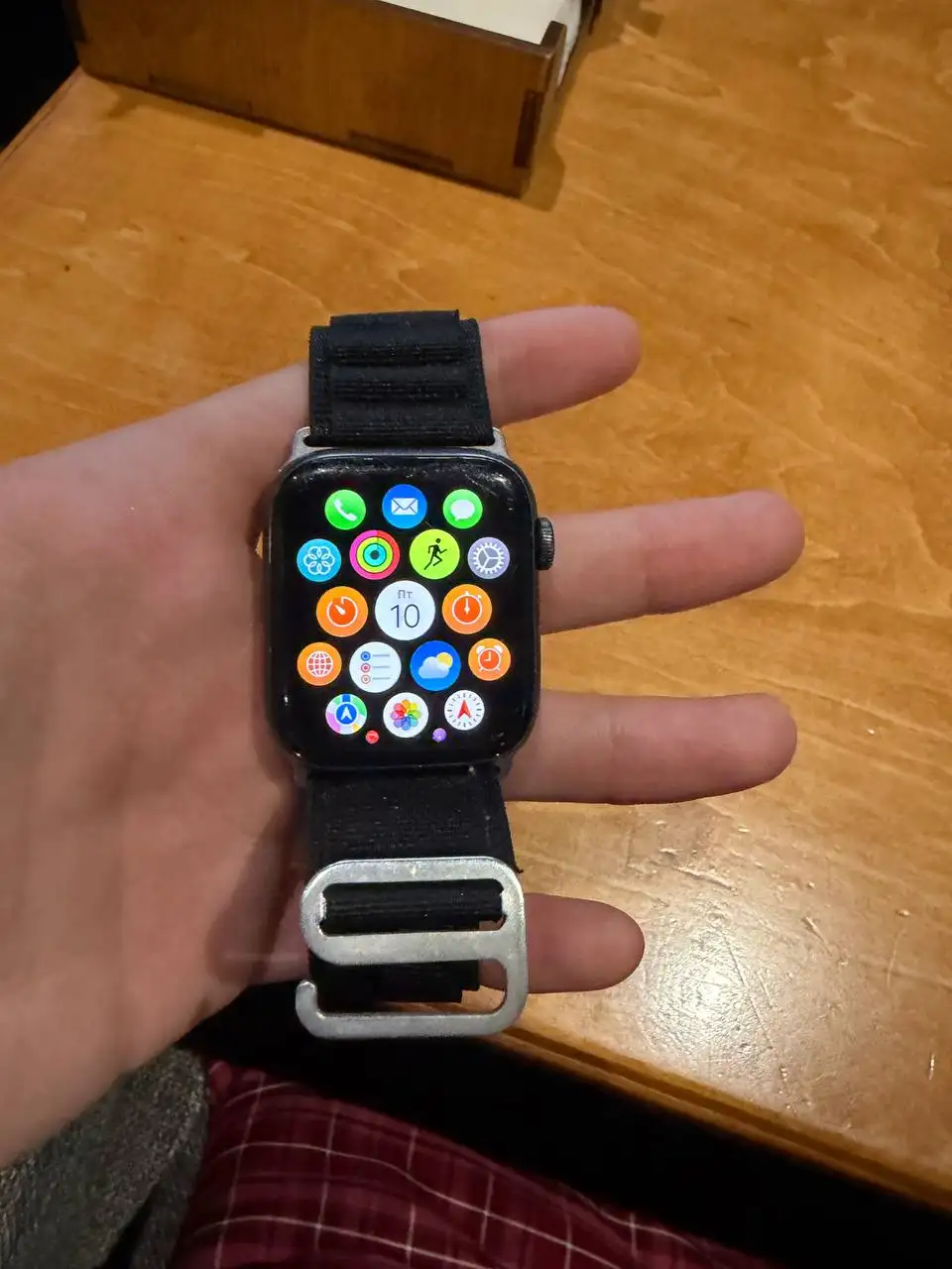 Apple Watch SE 44mm - Умные часы и фитнес-браслеты (Электроника) в Братск