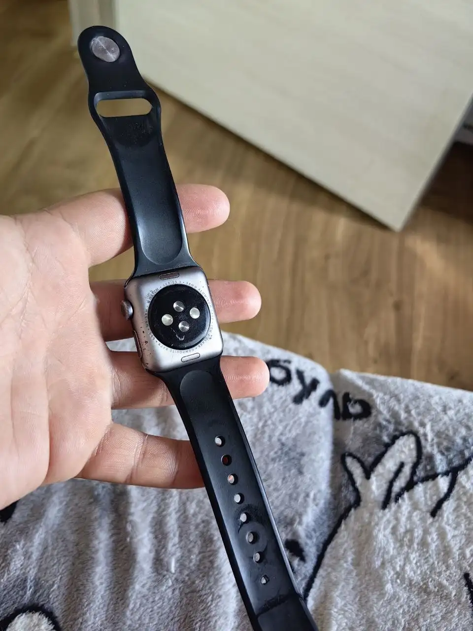 Apple Watch Series 3 38mm в хорошем состоянии - Электроника в Братск