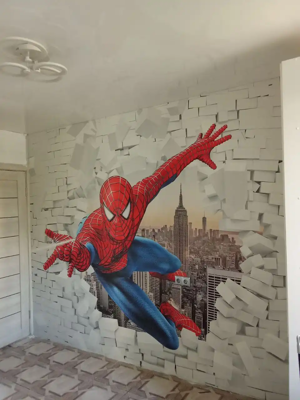 Шпатлевка стен и поклейка обоев