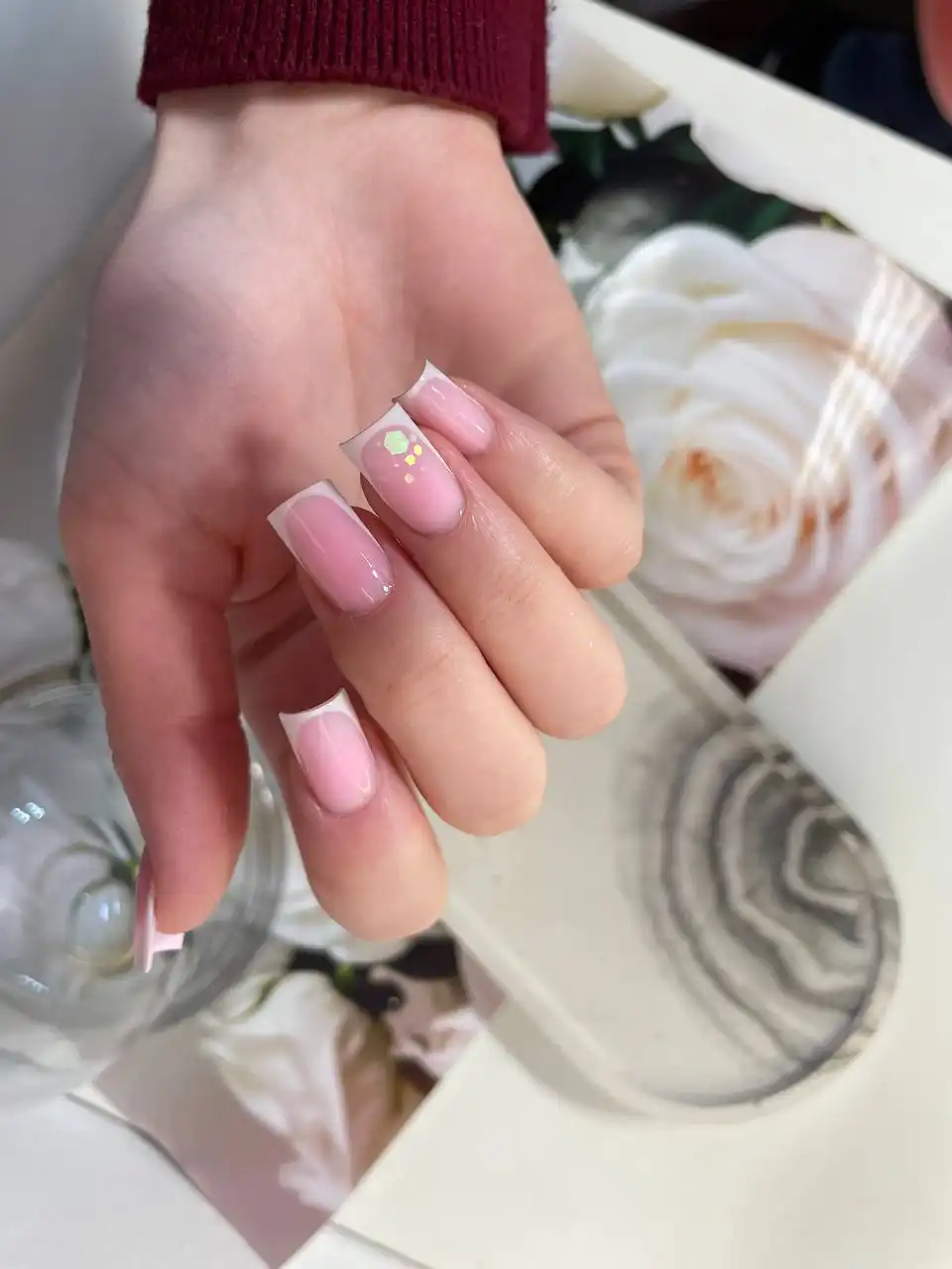 Маникюр, педикюр и наращивание ногтей в Барнауле