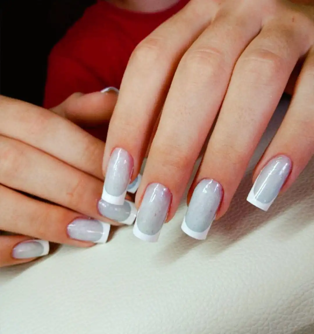 Мастер Людмила приглашает модель на маникюр со скидкой