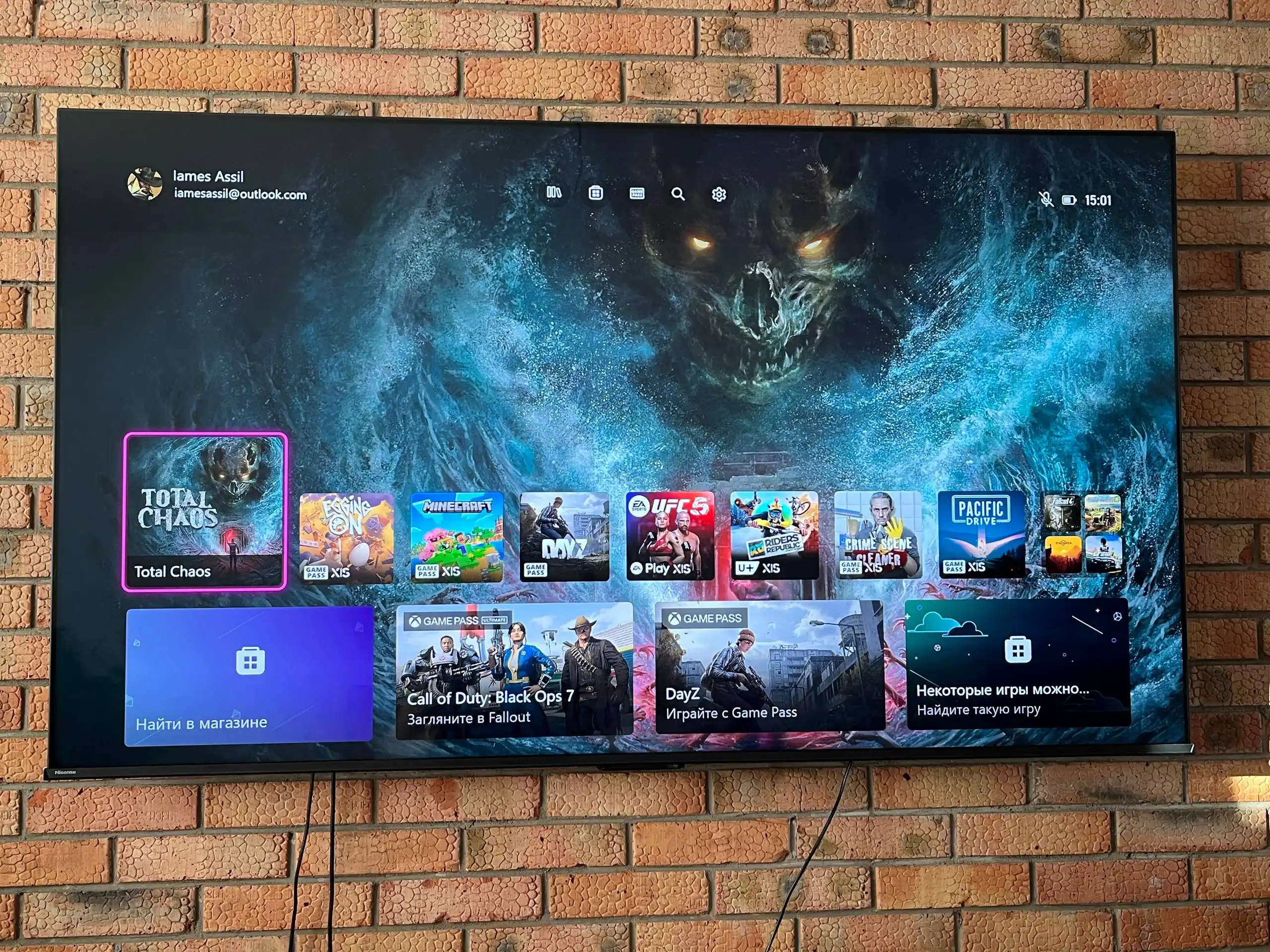 Продам Xbox Series S с геймпадом и жестким диском