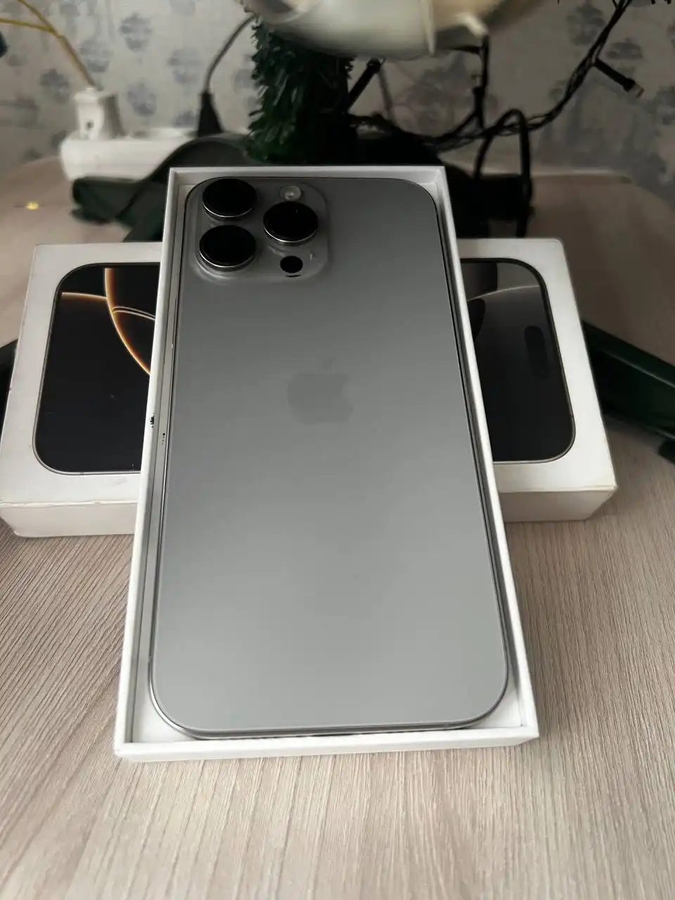 Продажа iPhone 16 Pro Max в отличном состоянии